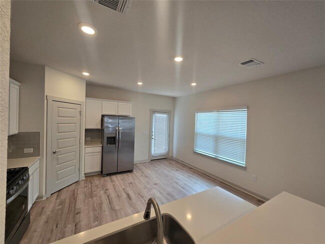 Building Photo - 2113 Daleside Ln