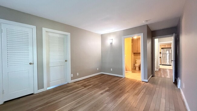 Building Photo - 555 S Ruston Ave