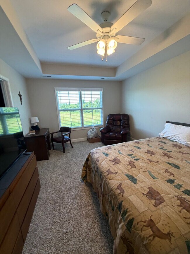 Building Photo - Exceptionally maintained, 3 bedroom home!