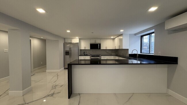 Building Photo - 1-64 Beach 124th St