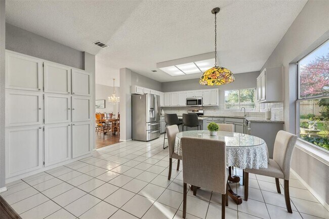 Building Photo - 7501 Vail Valley Dr