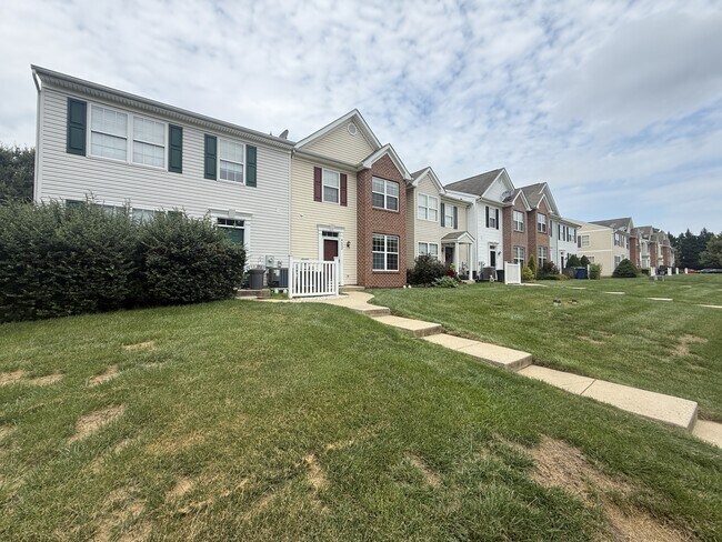 Building Photo - 6452 Benjamins Ct