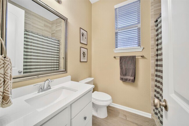 Building Photo - 120 Buckeye Dr