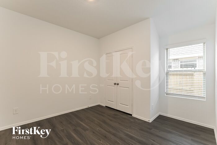Building Photo - 18438 Summit Ranch Dr
