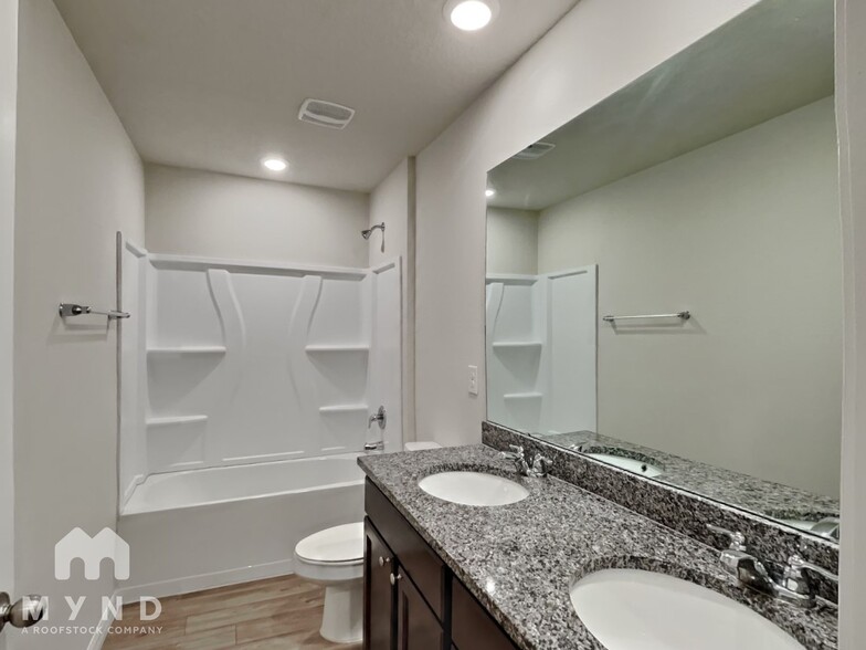Building Photo - 1555 Tan Tara Trl