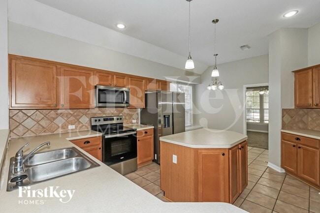 Building Photo - 15814 Stiller Park Dr