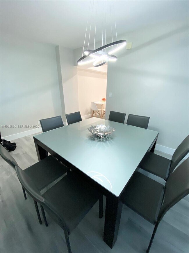 Building Photo - 4001 S Ocean Dr