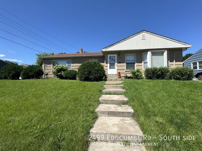 Building Photo - 2499 Edgcumbe Rd