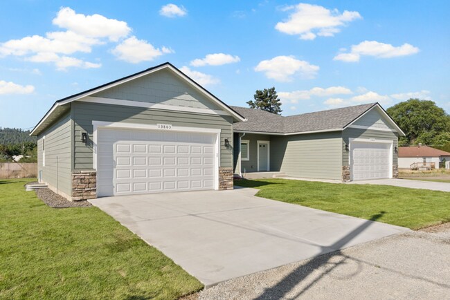 Building Photo - Newly Built 4 Bedroom Duplex With Yard