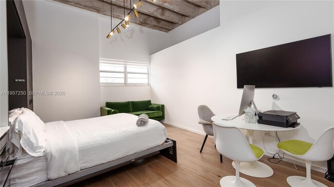 Building Photo - 5255 Collins Ave