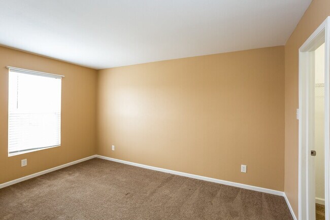 Building Photo - 424 W Warrior Ct