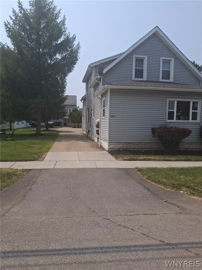 Building Photo - 80 Meadow Pl
