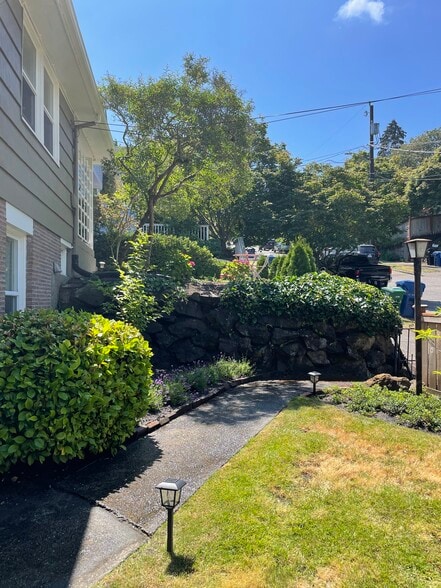 Building Photo - 2934 2nd Ave N