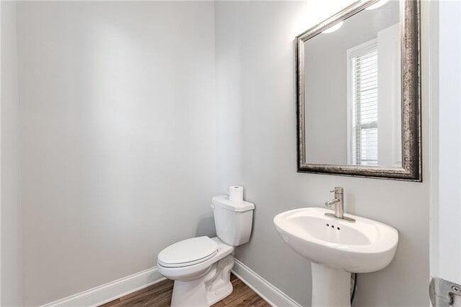 Building Photo - 5051 Pinckney Ln