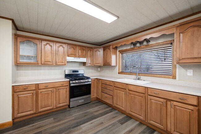 Building Photo - 3 bed / 1.5 Bath Home!