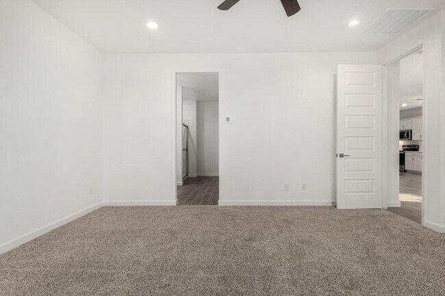 Building Photo - 17824 W Vogel Ave