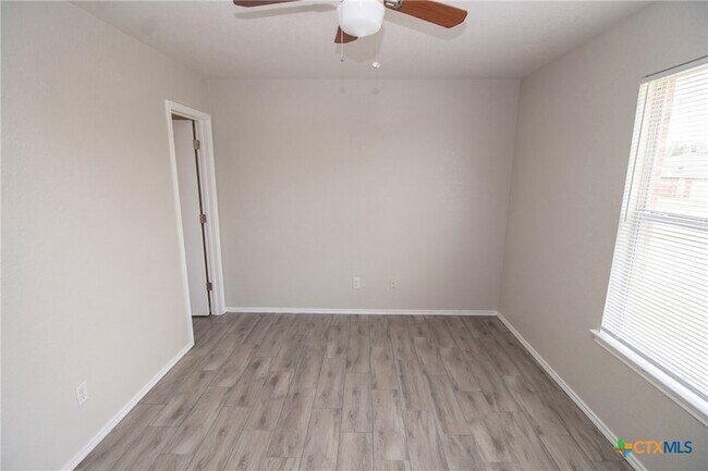 Building Photo - 2704 Edgefield St
