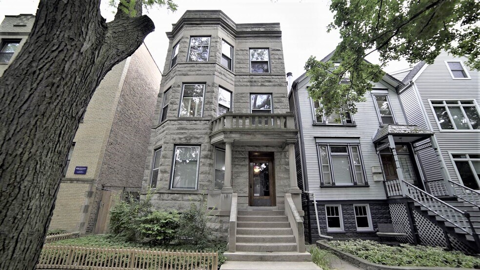 Building Photo - 1129 W Oakdale Ave