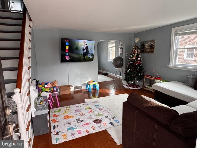 Building Photo - 251 Childs Ave