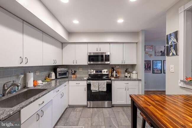 Building Photo - 3202 Old Post Dr