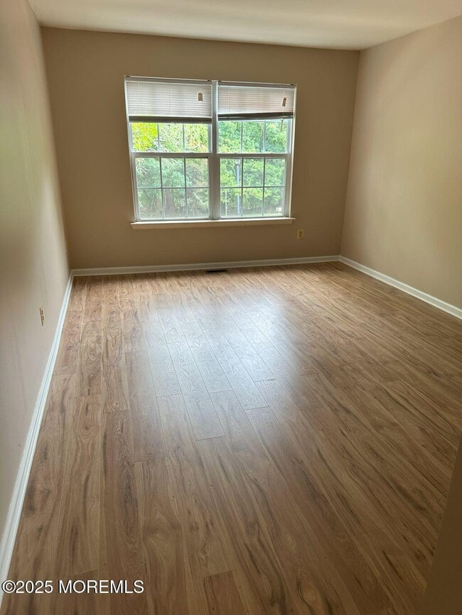 Building Photo - 47 Poplar Ln