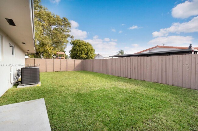 Building Photo - 7875 SW 12th St