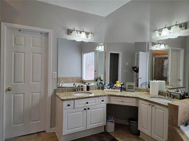 Building Photo - 5085 Byers Rd