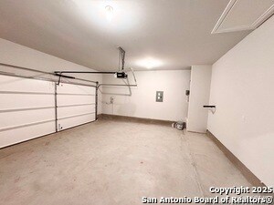 Building Photo - 2557 Windle Ln