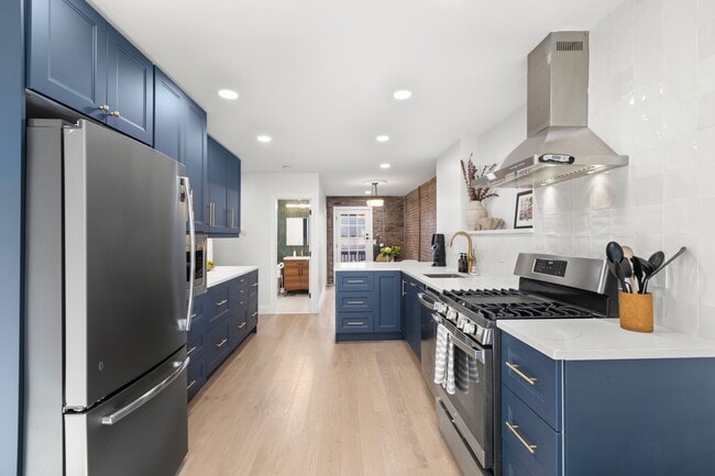 Building Photo - 302 4th St