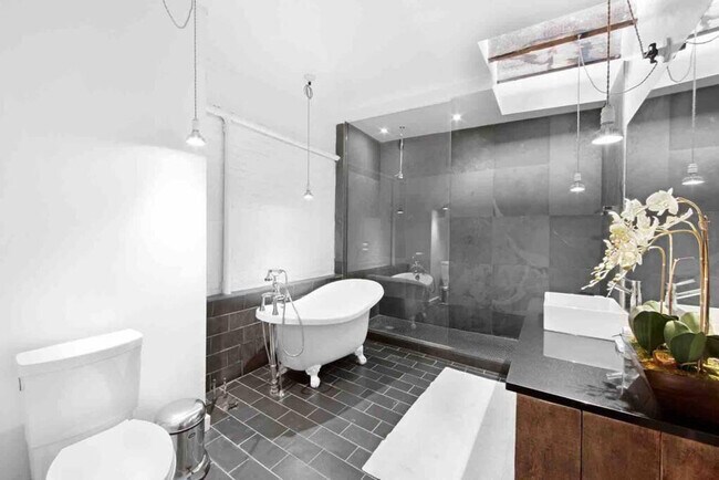 Building Photo - 25 Peck Slip