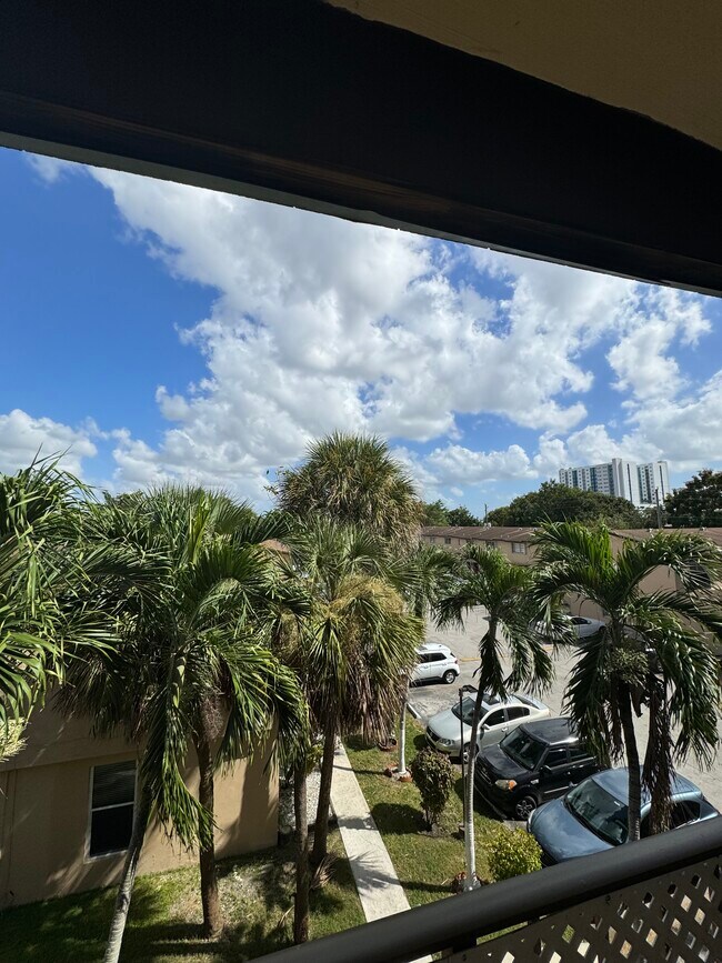 Building Photo - 10851 SW 2nd St