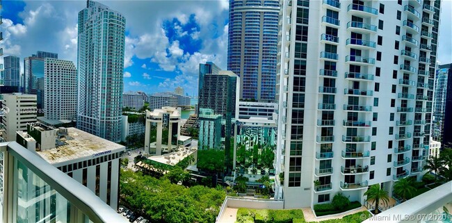 Building Photo - 1050 Brickell Ave