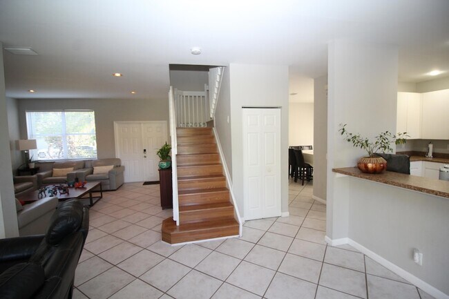 Building Photo - 1396 Banyan Way