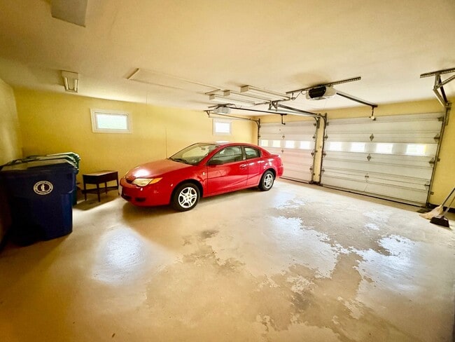 Building Photo - 3 Bedroom 1.5 Bathroom in Harrisburg -Cent...