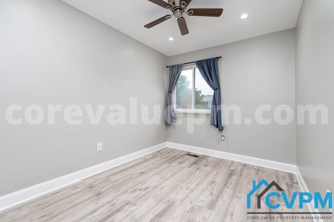 Building Photo - 1623 Fendall Ct