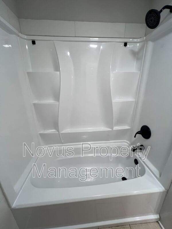 Building Photo - 619 South St