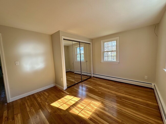 Building Photo - 349 Lagrange St
