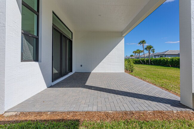 Building Photo - 9155 SW Esule Way