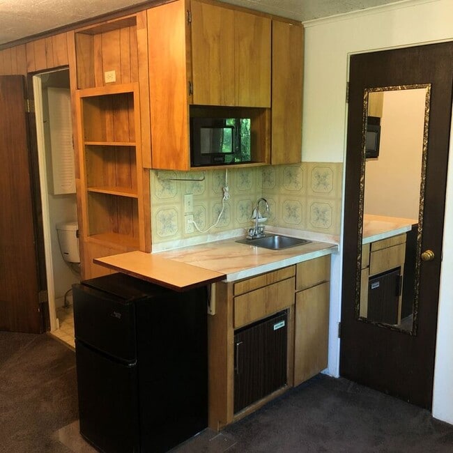 Building Photo - 161 B St