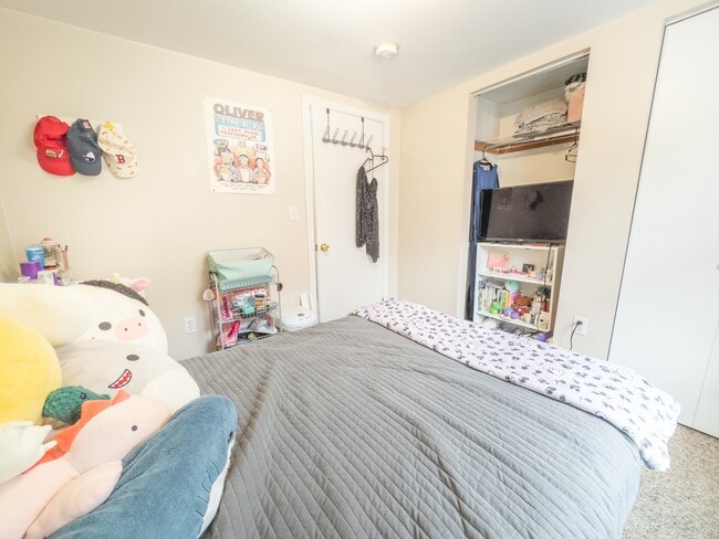 Building Photo - 123 Willow St