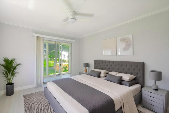 Building Photo - 633 Brittany N