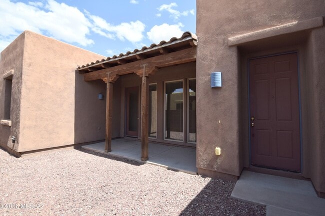 Building Photo - 2934 N Cardell Cir