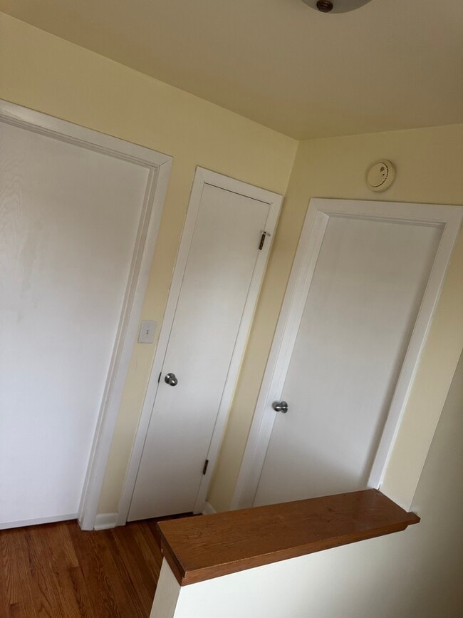 Building Photo - 6262 S Robert Ave