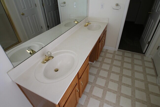 Building Photo - Exclusively Offered by Muse Realty, LLC