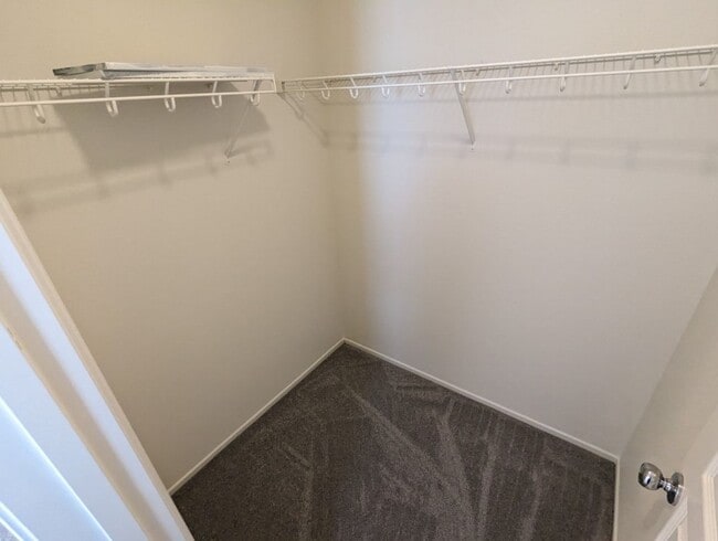 Building Photo - 10807 Mason Hill Ave