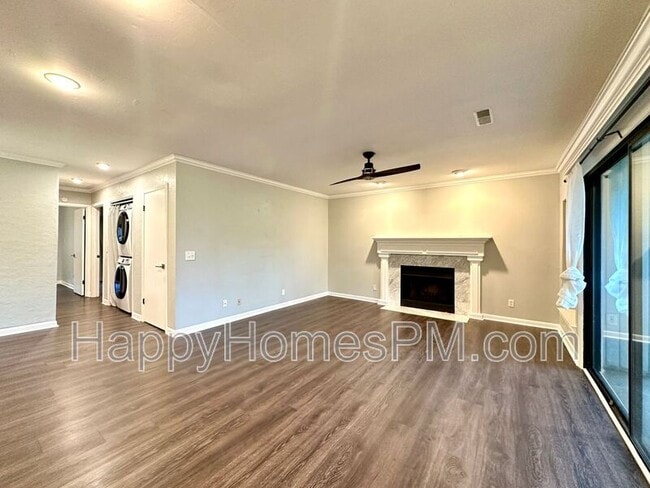 Building Photo - 1208 Village Creek Ln