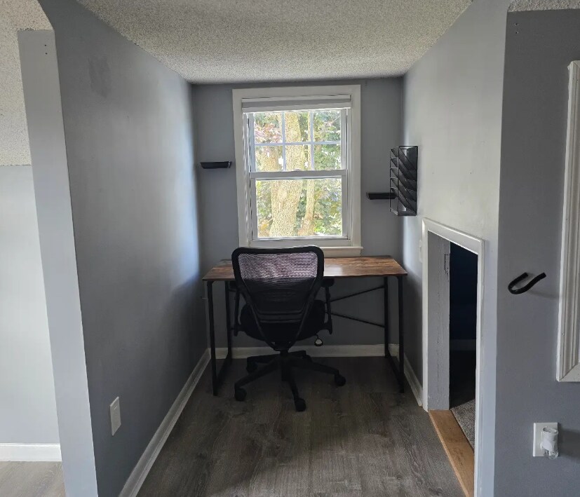 Office area - 69 Post Pl