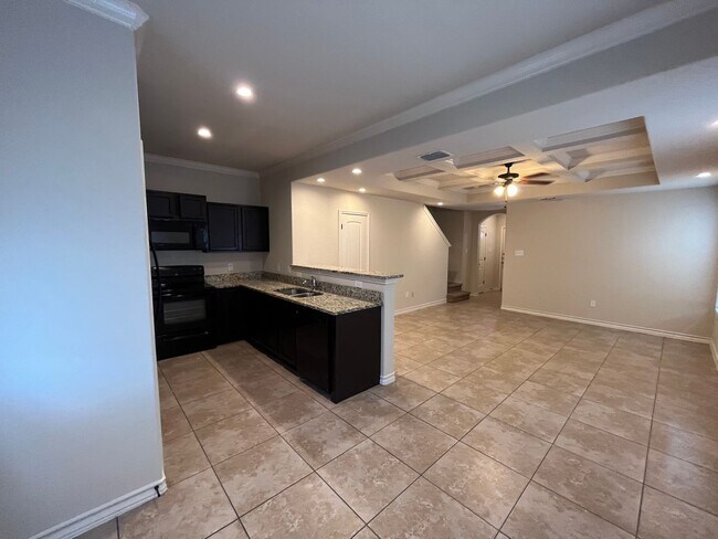 Building Photo - 7010 Micayla Cv