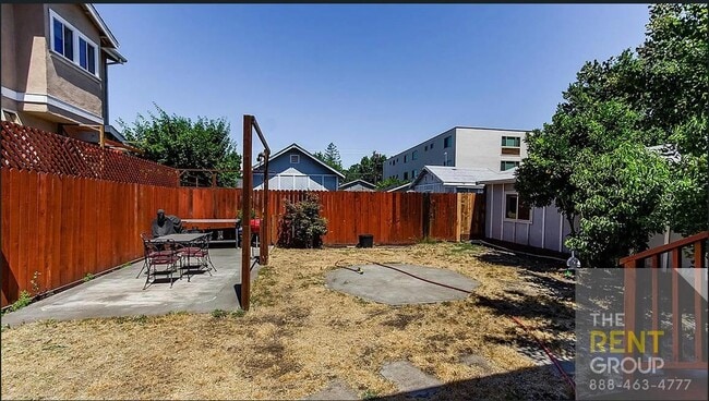 Building Photo - 242 Jackson Ave