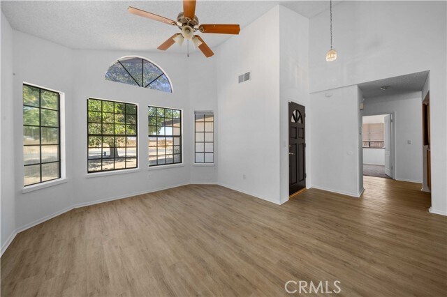 Building Photo - 21690 Everett Dr